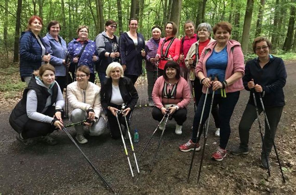 Nordic walking dla chętnych. Starostwo zaprasza na zajęcia