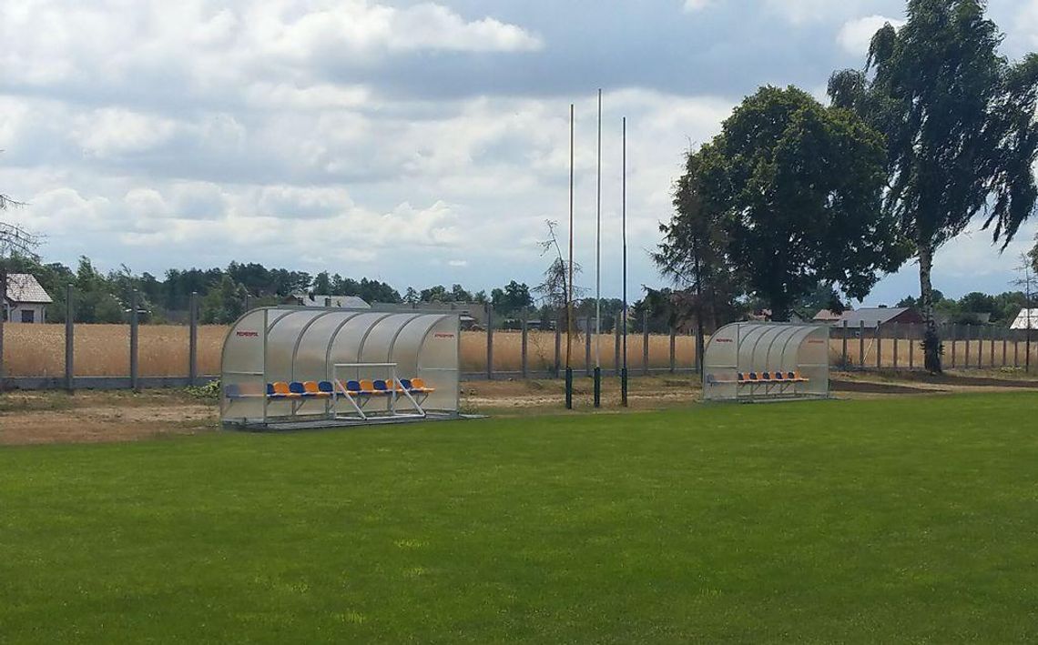 Nowa, piękna murawa stadionu w Nekli