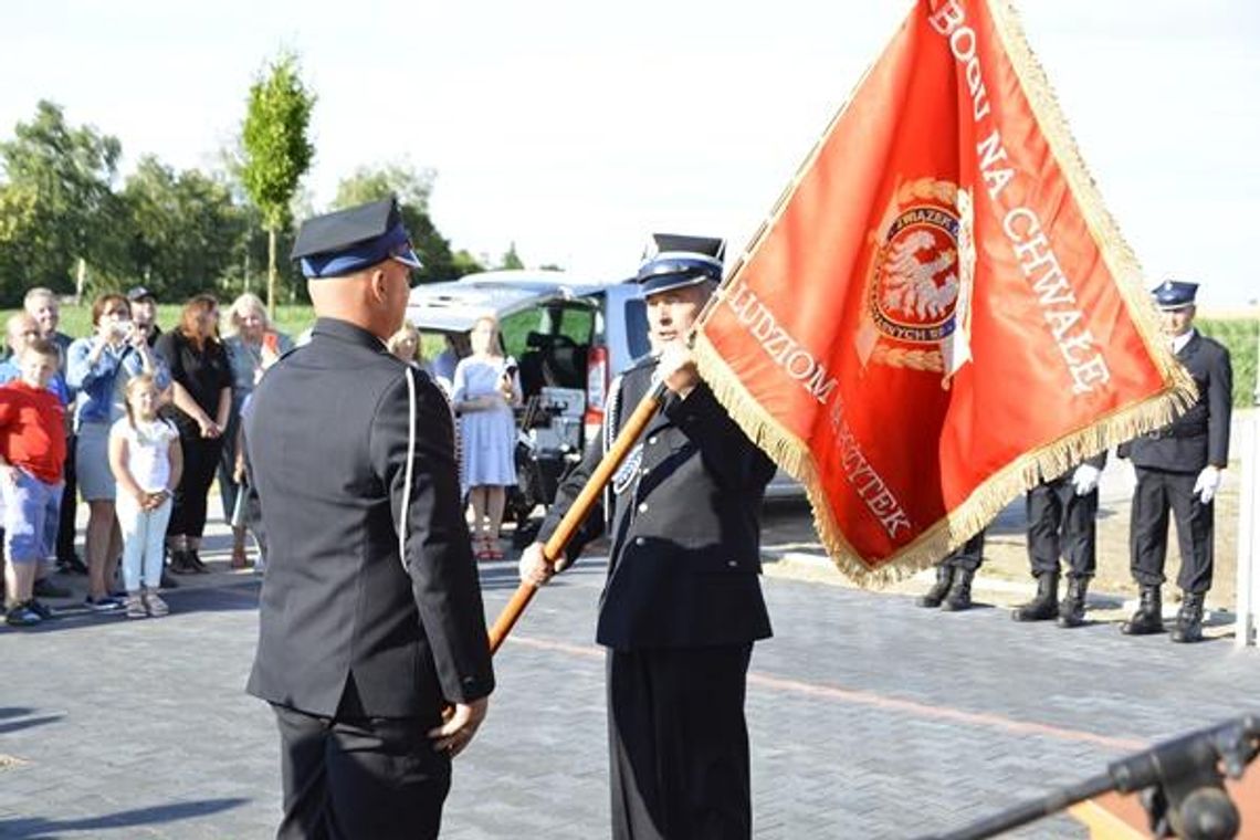 Nowa strażnica i nowy sztandar dla OSP w Murzynowie Kościelnym