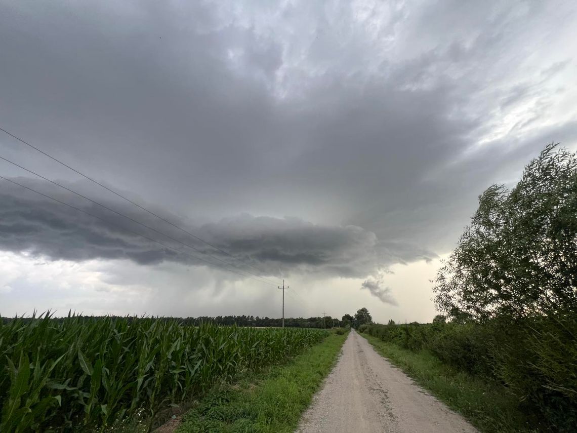 Ostrzeżenie meteorologiczne. Możliwe burze w regionie