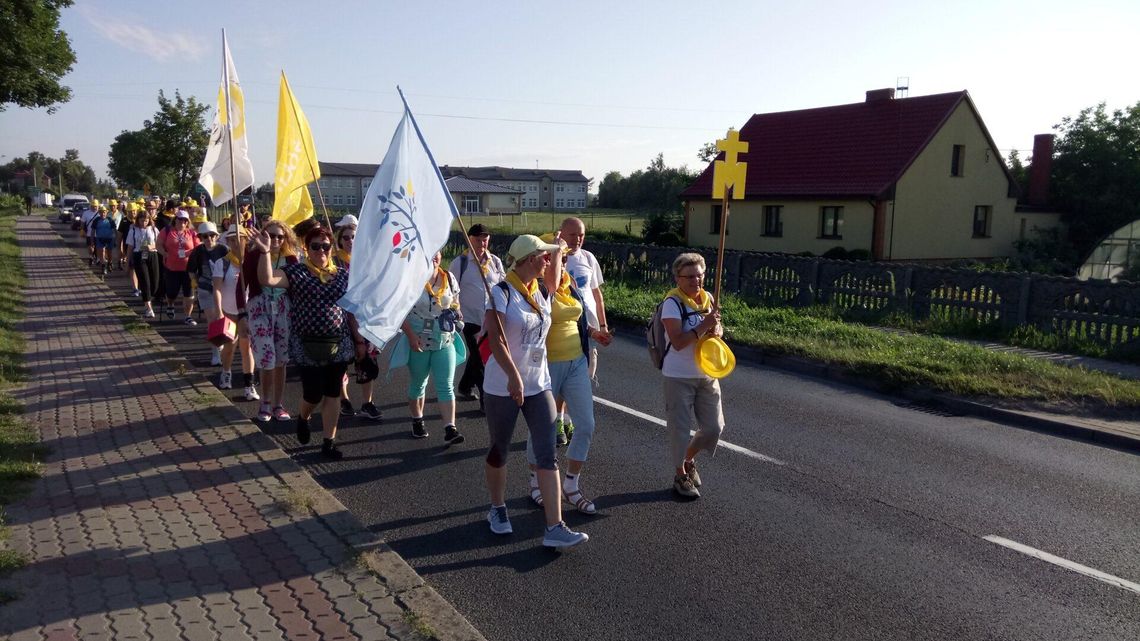 Pielgrzymka na Jasną Górę: z Wrześni wyruszyła grupa żółta