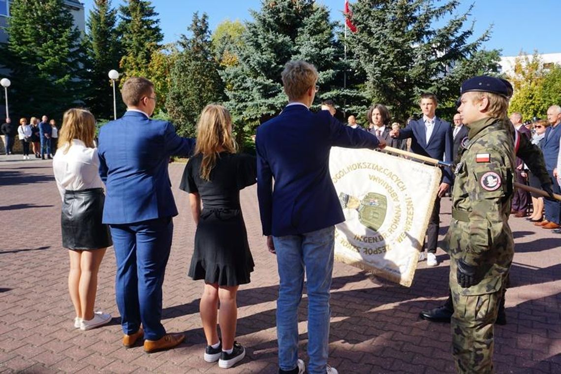 Pierwszoklasiści ślubowali w ZSTiO we Wrześni (galeria)