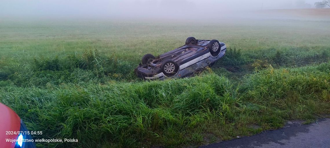 Pił, dachował i uciekł. 17-latek miał 1,5 promila