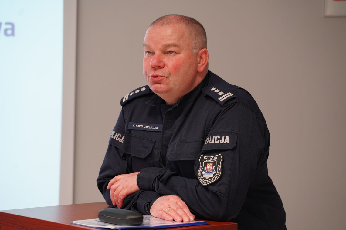 Policja łagodnie podchodzi do mieszkańców? Więcej pouczeń niż mandatów