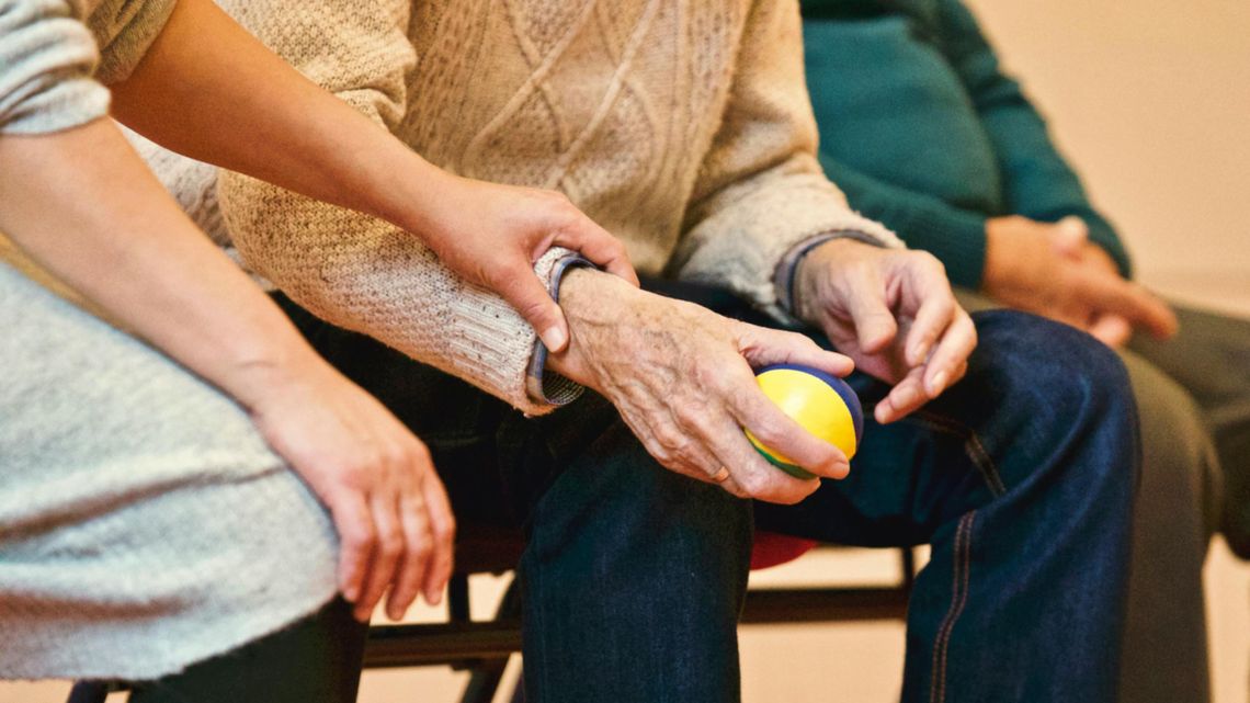 Pomagają w ciszy, dziś czas na głośne podziękowania – Dzień Pracownika Socjalnego