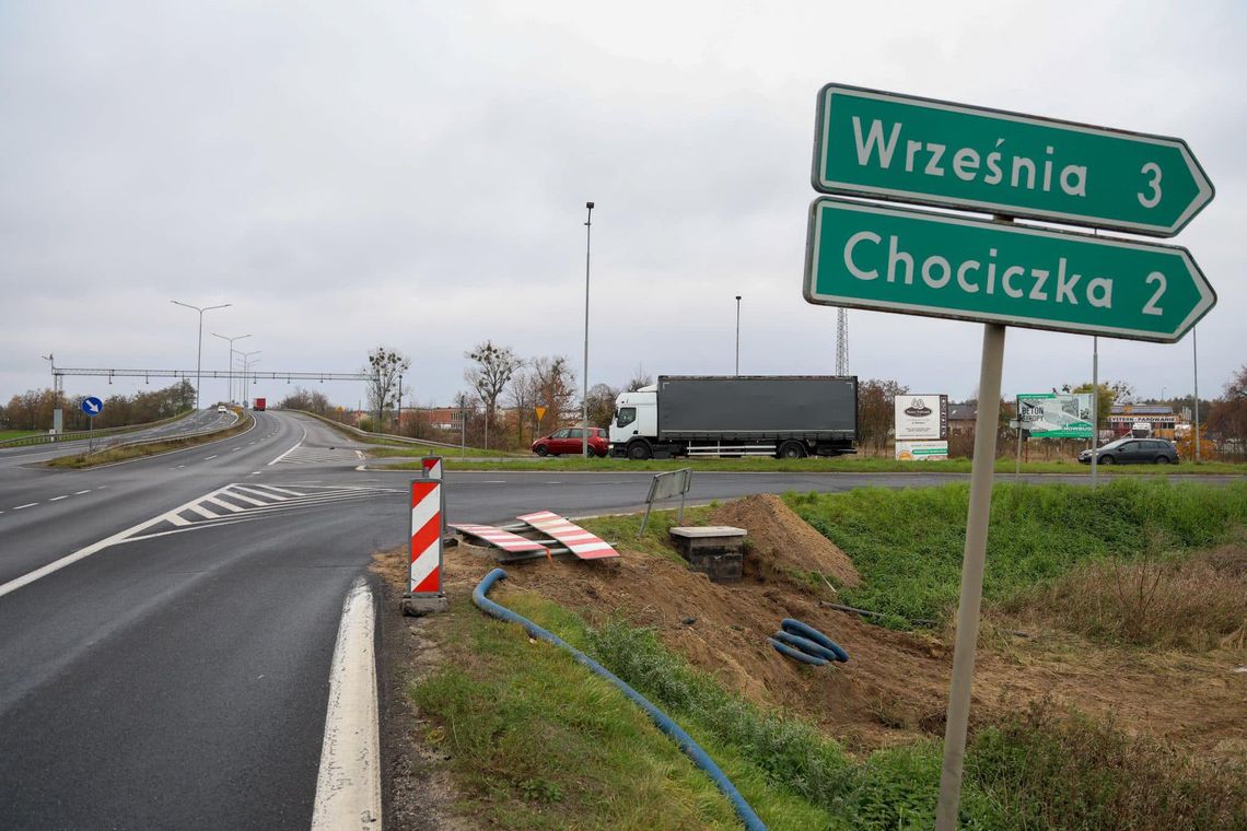 Rusza budowa sygnalizacji świetlnej w Przyborkach. To wyczekiwana inwestycja