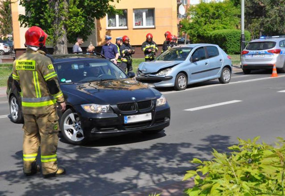 Stłuczka w centrum miasta. Wystarczyła chwila nieuwagi (galeria)