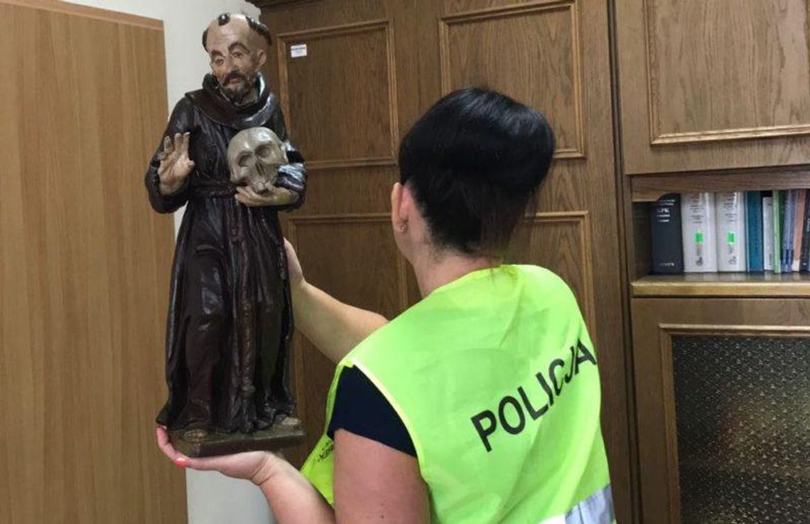 Ukradł XVIII-wieczną rzeźbę i wpadł w ręce policji