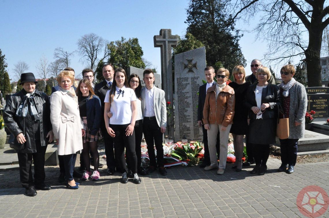 Upamiętnili pomordowanych (galeria, wideo)