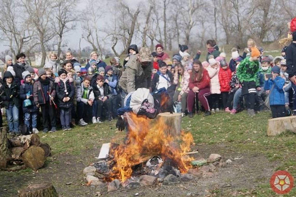 W Grzybowie spalili Śmiercichę (galeria, video)