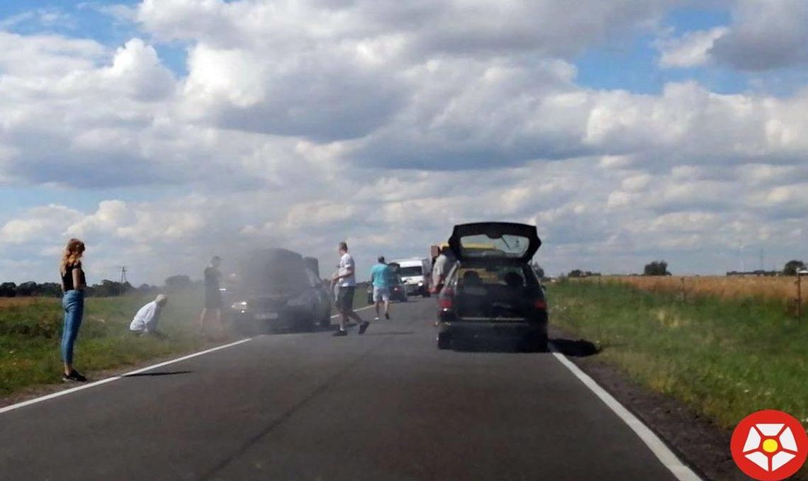 Wracali z wakacji, ich auto zapaliło się w trakcie jazdy