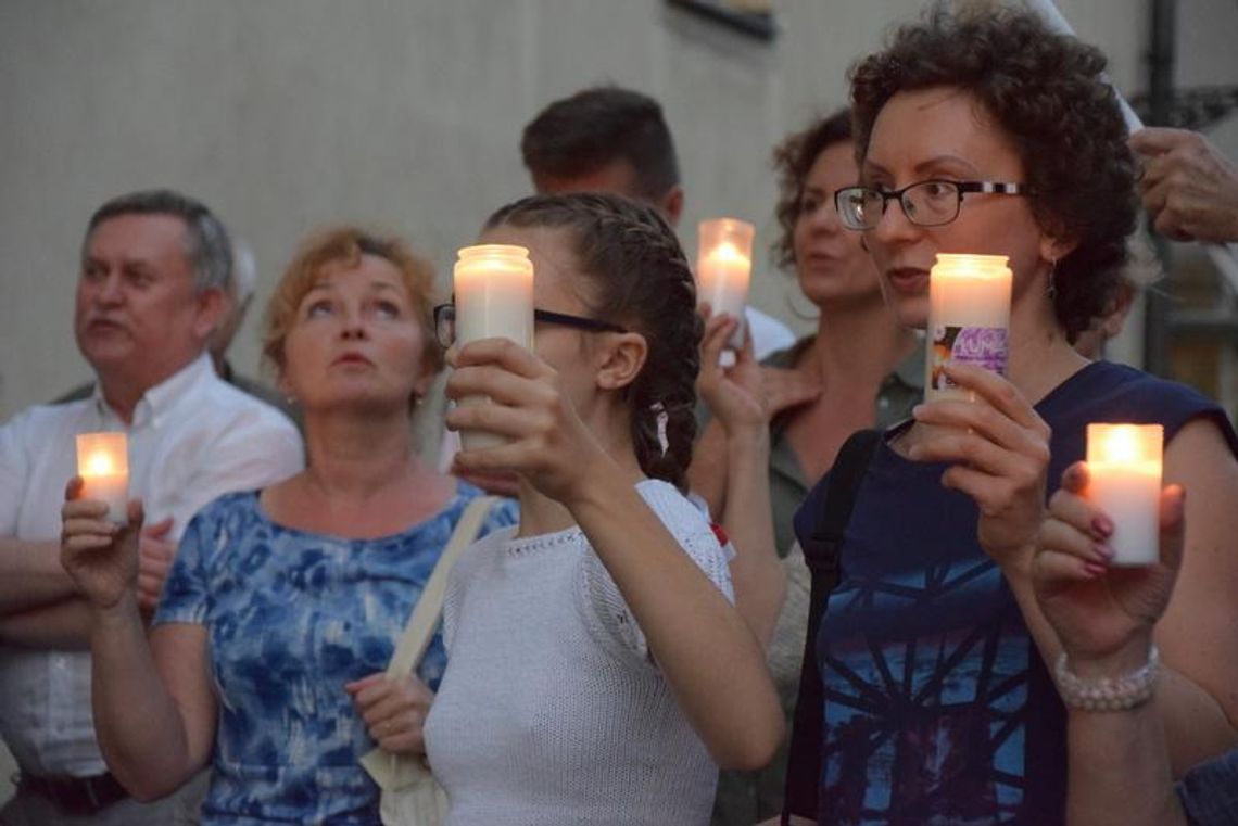 Wrześnianie protestowali przed sądem (galeria, video)