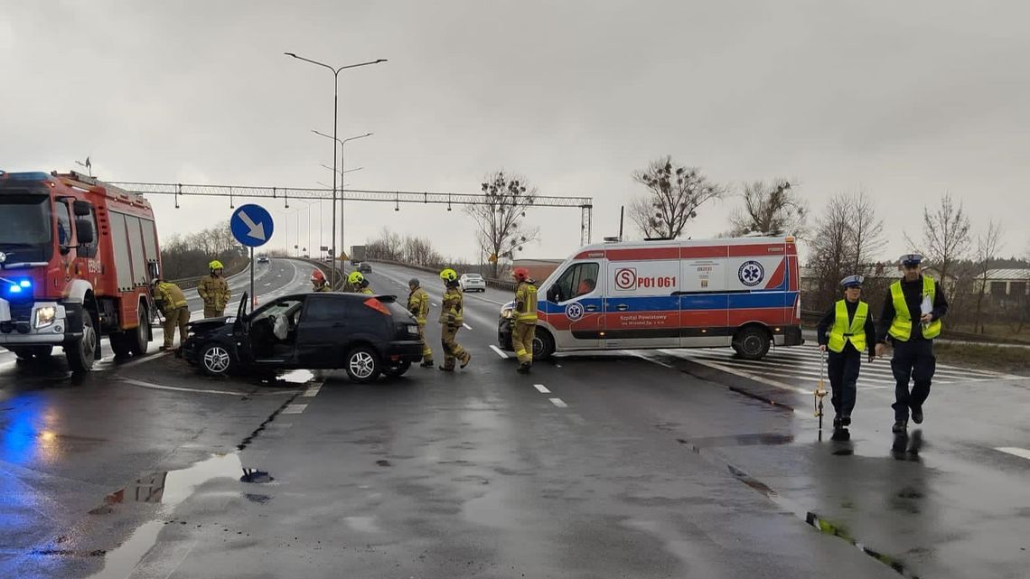 Wypadek Na Drodze Krajowej Nr 92. Jedna Osoba W Szpitalu