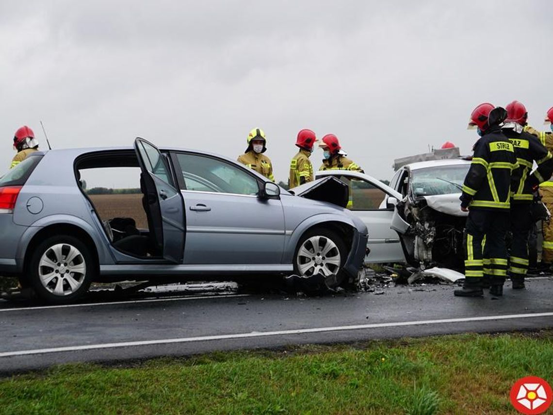 Wypadek trzech aut osobowych. Są ranni (galeria)