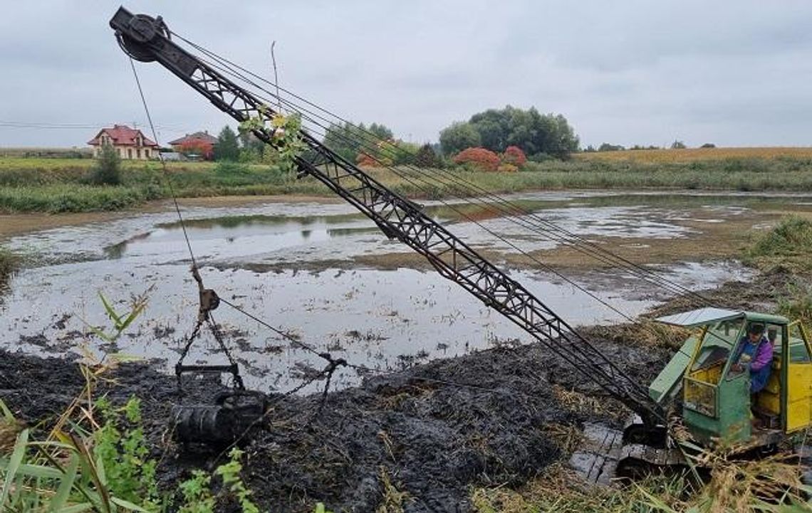 Zbiorniki Szybskie będą głębsze i czystsze. Prace już trwają