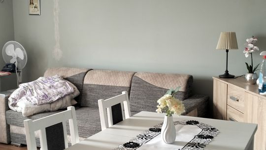 Sprzedam zestaw mebli ze stołem