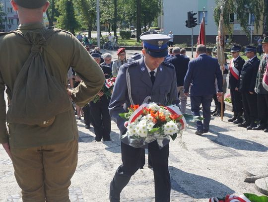 uroczystosci-pod-pomnikiem-15-08-2017-37