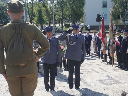 uroczystosci-pod-pomnikiem-15-08-2017-38