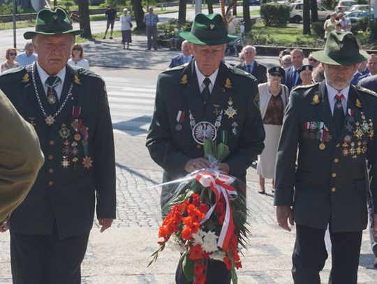 uroczystosci-pod-pomnikiem-15-08-2017-63